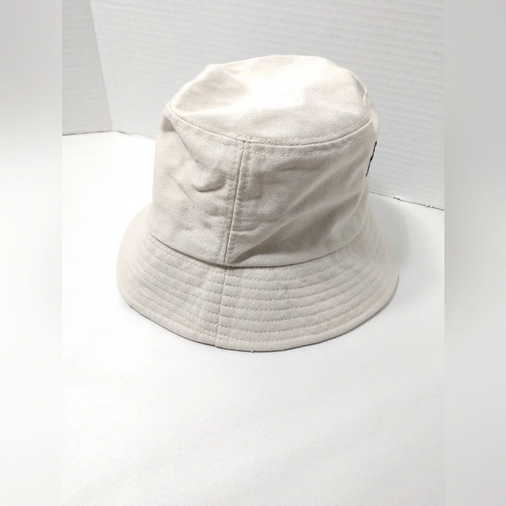 Bucket Hat Embroidered Letter P Beige Cotton Canvas Child Size